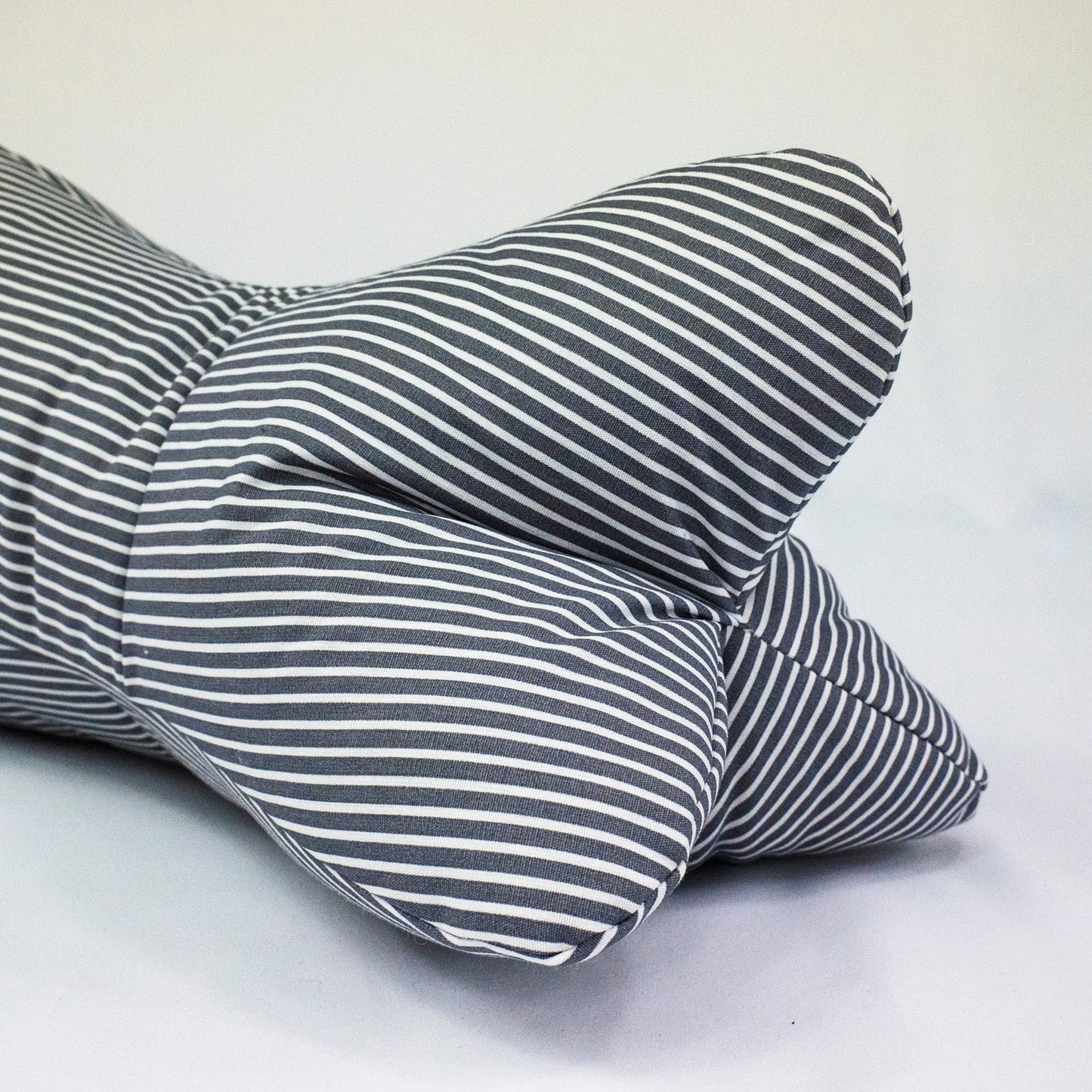RELAX - Nackenkissen »Grau mit Streifen« - Small & Sweet Manufaktur