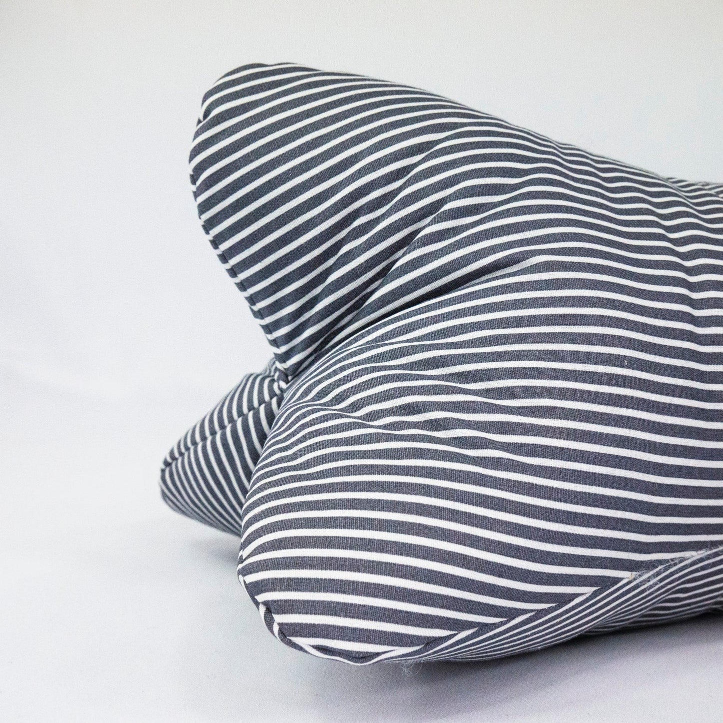 RELAX - Nackenkissen »Grau mit Streifen« - Small & Sweet Manufaktur