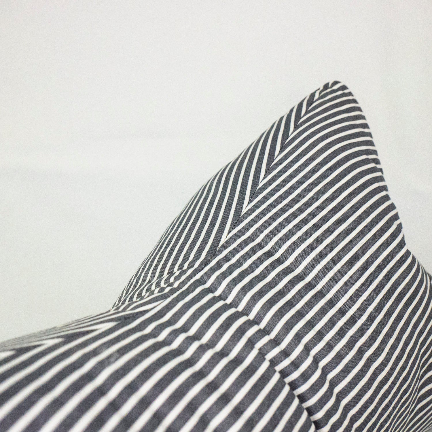 RELAX - Nackenkissen »Grau mit Streifen« - Small & Sweet Manufaktur