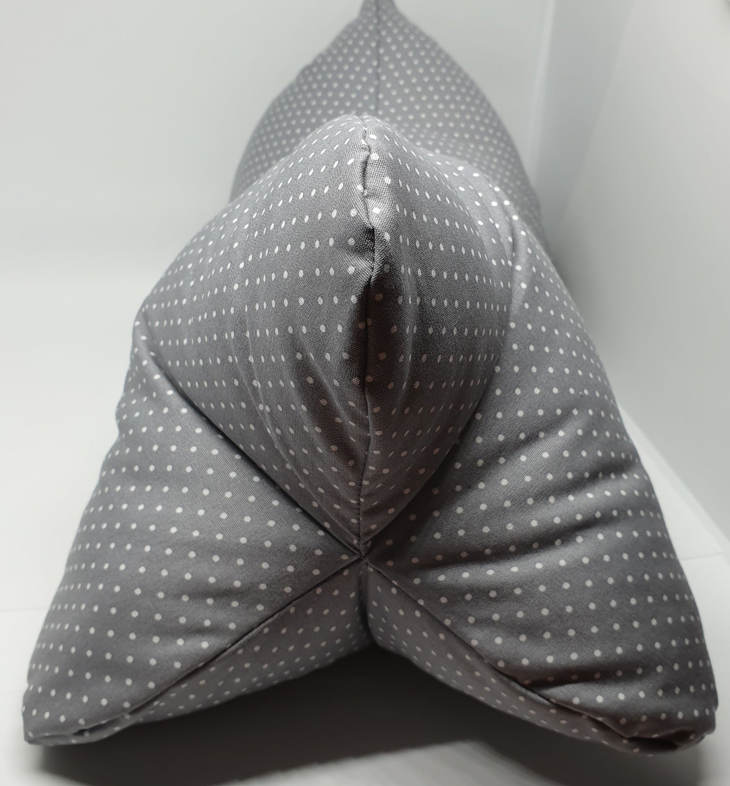 RELAX - Nackenkissen »Grau Punkte« - Small & Sweet Manufaktur