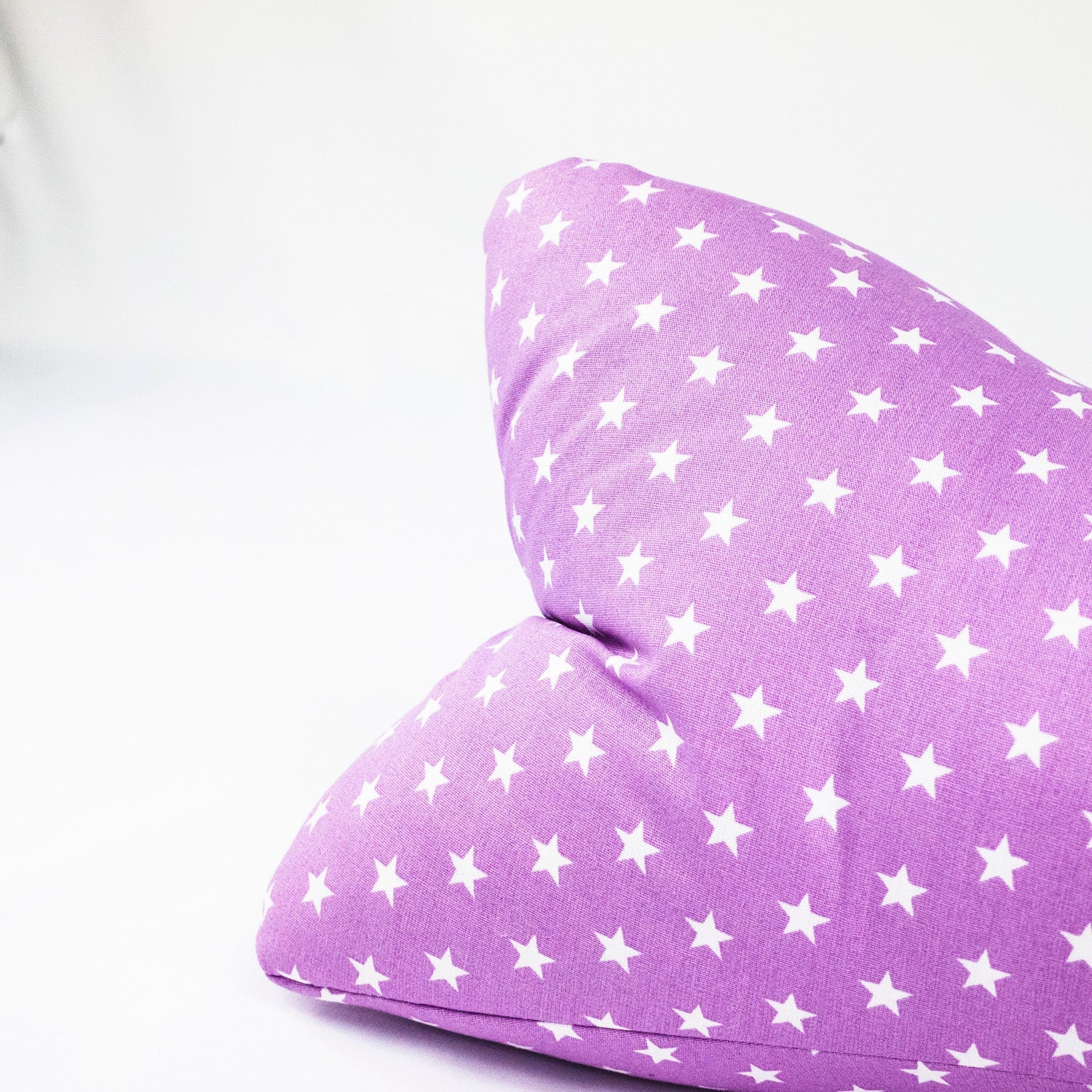RELAX - Nackenkissen »Lila mit Sternen« - Small & Sweet Manufaktur